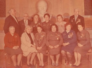 Пакус О.И. (во втором ряду стоит первый справа)