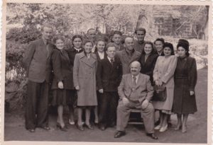 Коллектив кафедры во главе с профессором П.И. Эмдиным 1925 г.